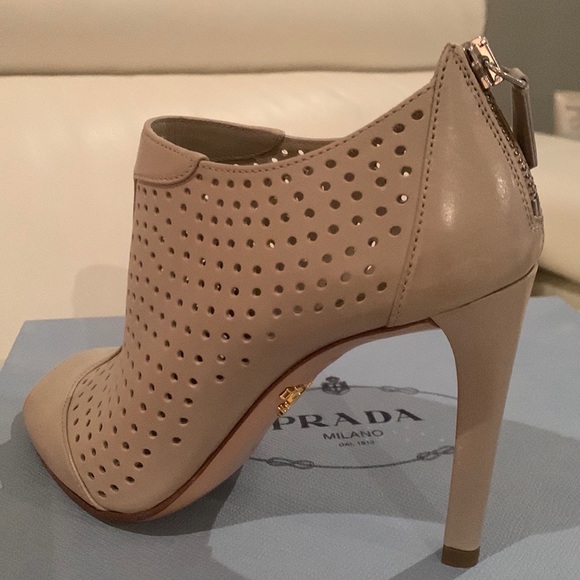 Prada shoes - Picture 4 of 13
